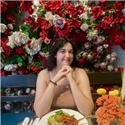 Studentessa di lingue offre lezioni di italiano per stranieri. Lingue parlate italiano, inglese (C1), giapponese (N4)